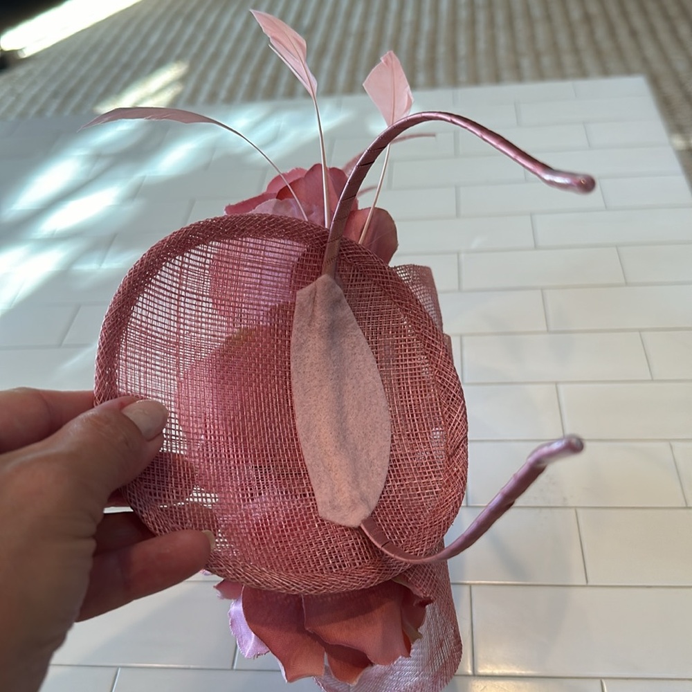 PINK ROSE FASCINATOR HAT/ HEADBAND Made in the UK - Picture 3 of 7